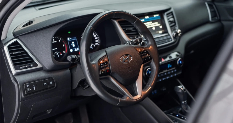 Hyundai Tucson cena 75990 przebieg: 106597, rok produkcji 2017 z Tychowo małe 781
